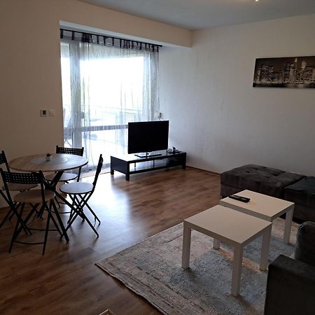 Apartman Zuzu เตร็นชีน ภายนอก รูปภาพ