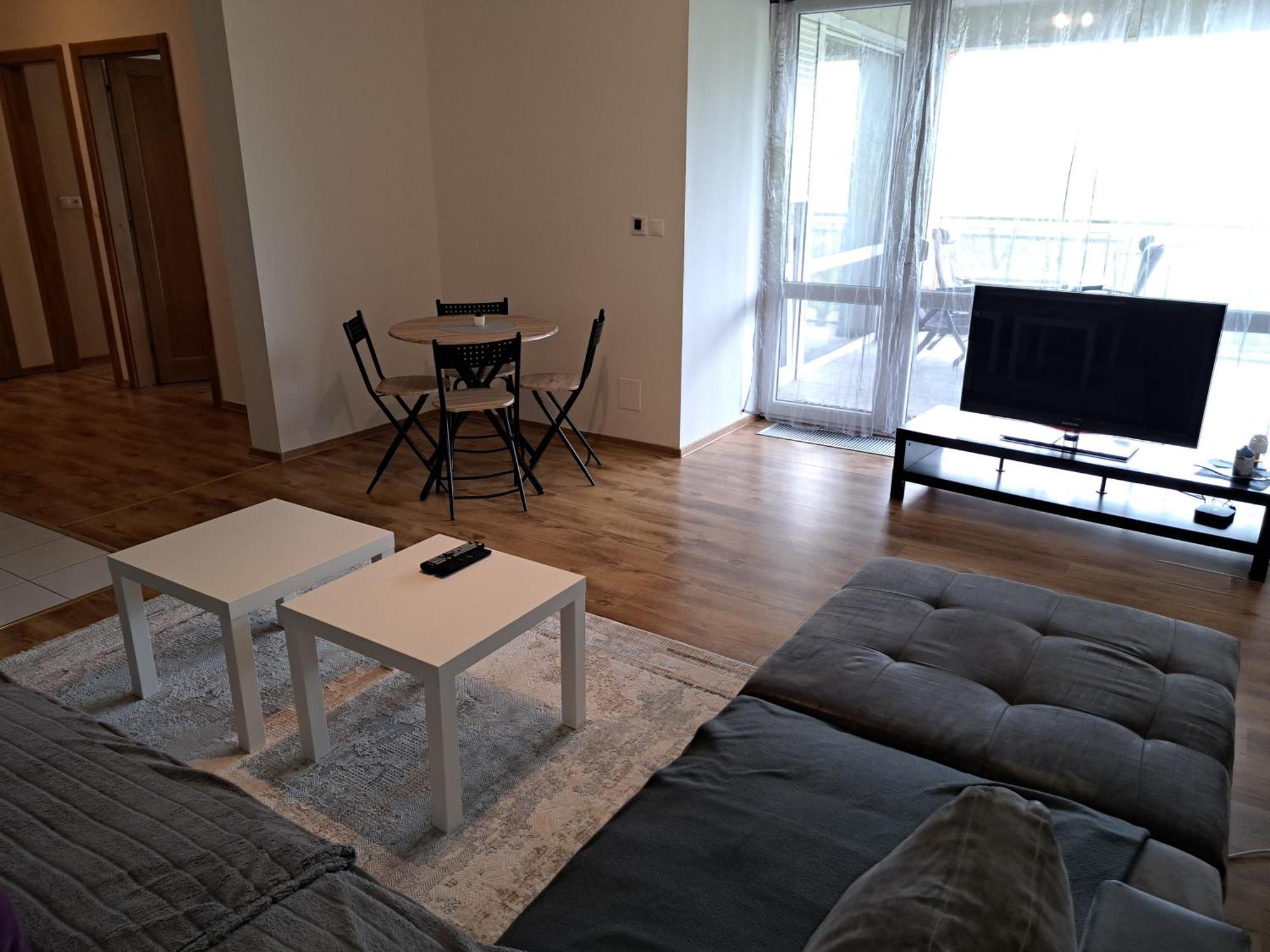 Apartman Zuzu เตร็นชีน ภายนอก รูปภาพ