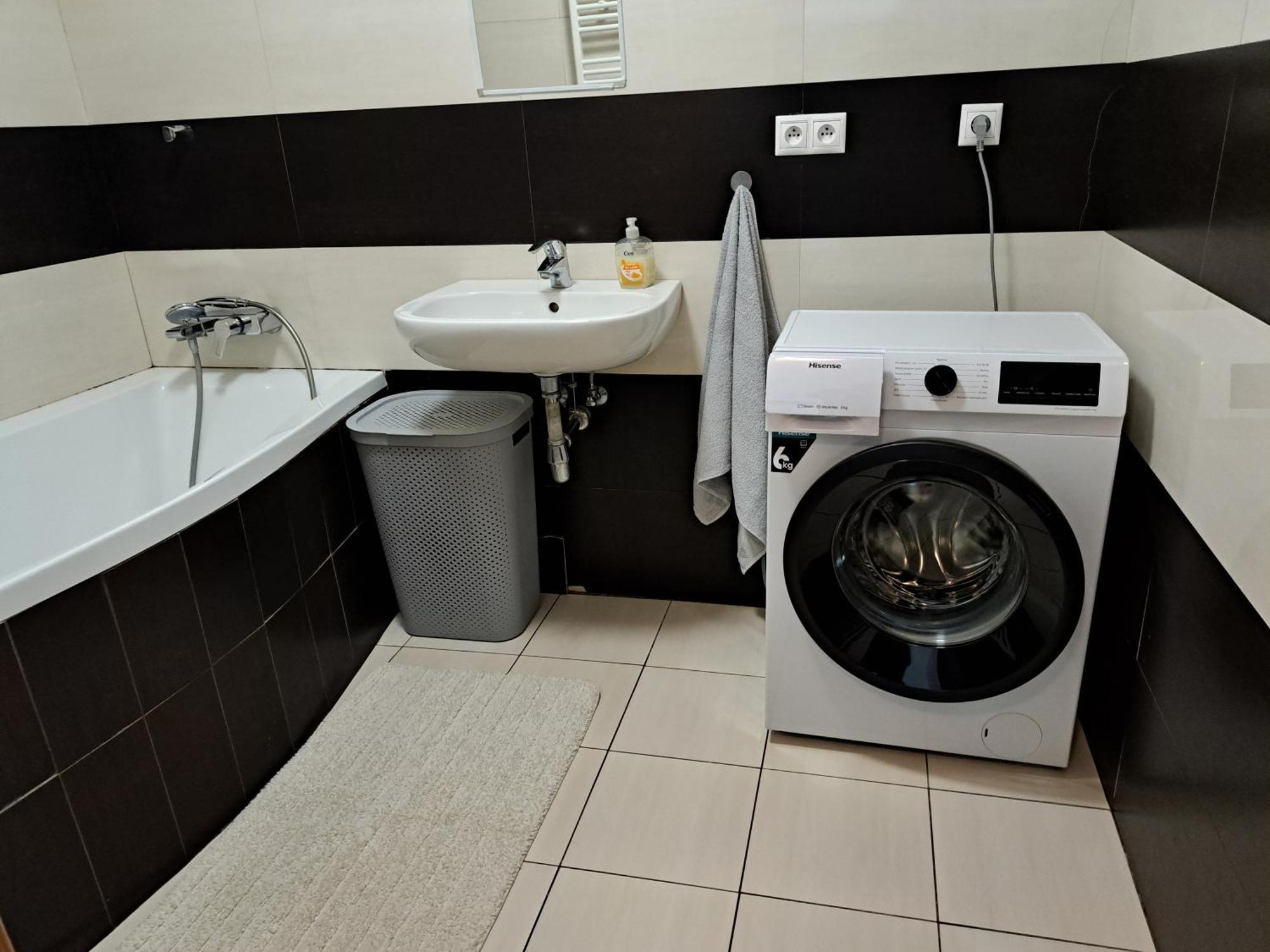 Apartman Zuzu เตร็นชีน ภายนอก รูปภาพ