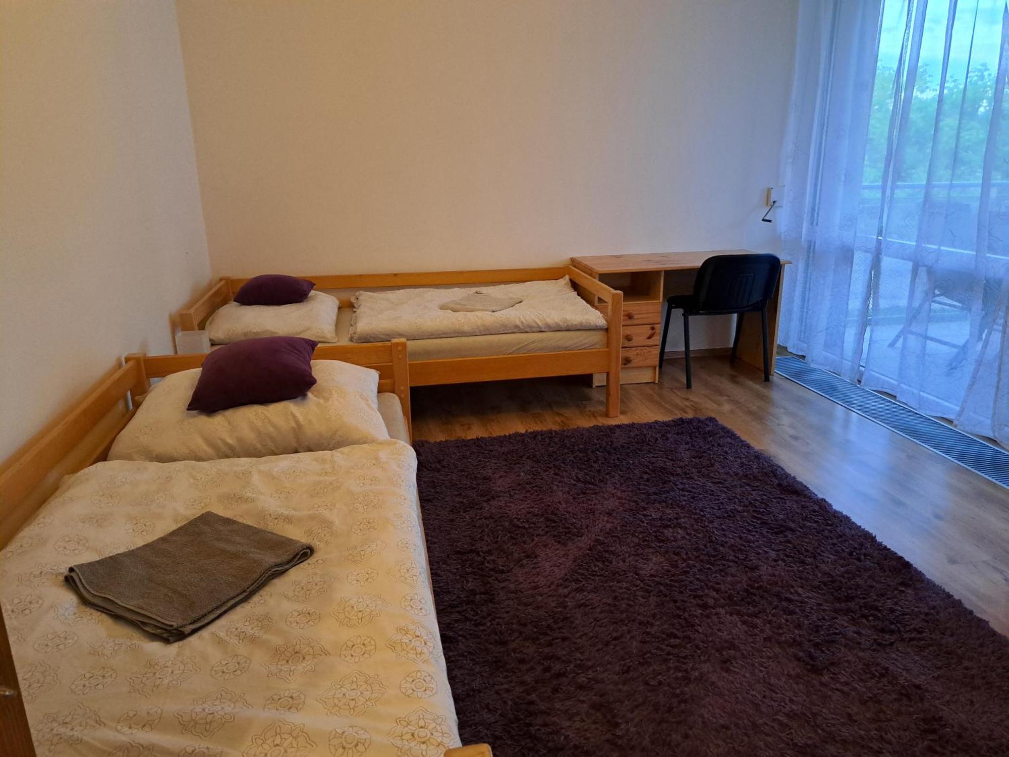 Apartman Zuzu เตร็นชีน ภายนอก รูปภาพ